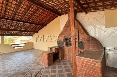 Sobrado próximo à av. braz leme de 250 m², com 3 dormitórios, sendo 2 suítes com closed e 3 vagas.