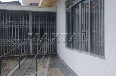 Casa à venda 479m², 3 quartos, 1 suíte, copa, cozinha, banheiro social e lavabo, na casa verde.
