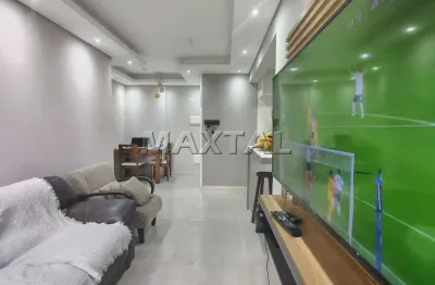 Apartamento à venda na vila aurora com 2 dormitórios, sendo um suíte com armários.