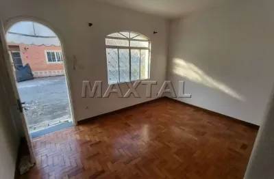 Sobrado em vila, 90m² com 2 dormitórios, sala, cozinha, quintal, portão automático e 1 vaga.