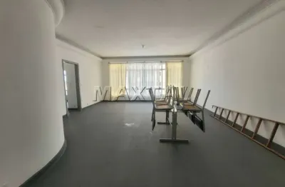 Sobrado residencial ou comercial em santana com 5 dormitórios, 4 banheiros e 4 vagas.