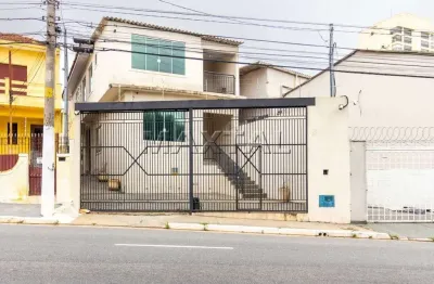 Sobrado comercial em santana para locação de 300m², com 8 salas, 5 banheiros, 5 vagas de garagem.