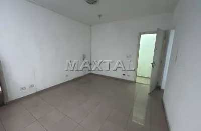 Prédio comercial de 220m² para alugar em santana, com 6 salas e  4 banheiros.