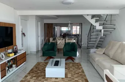 Cobertura a venda,230m², 4 dormitórios, 3 suítes, sala, cozinha e 5 vagas