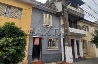 Sobrado à venda com aproximados 60m² com 2 dormitórios com quintal nos fundos, no bairro ipiranga.