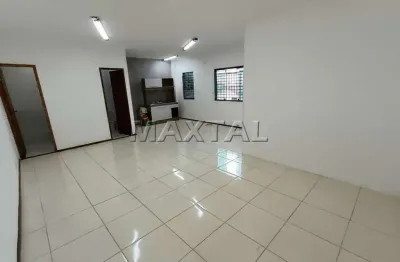 Sala na região comercial da água fria, 58m², toda em piso frio, 2 banheiros.
