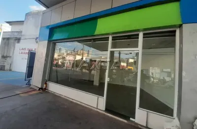 Loja comercial na avenida água fria com 20m², com 1 banheiro e 3 vagas.