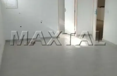 Sala comercial para alugar de 28m² com banheiro privativo na casa verde.