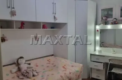 Apartamento de 69m² à venda com 2 dormitórios e 1 banheiro, próximo ao metrô.
