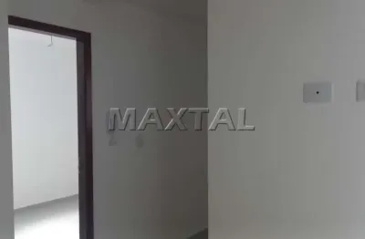 Apartamento à venda com 28m², 1 dormitório, 1 banheiro, sala e cozinha, na água fria.
