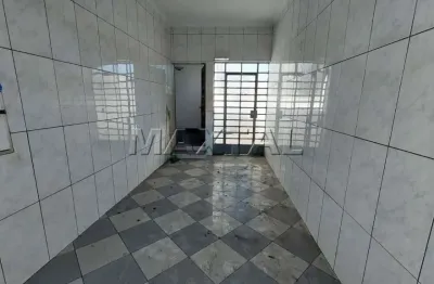Sobrado residencial ou comerciais 250m², 5 dormitórios, sala ampla, cozinha planejada e 2 vagas.