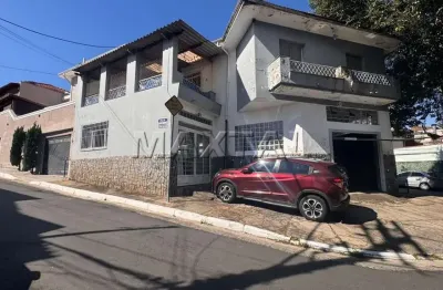 Prédio comercial e residencial  de esquina à venda na água fria, com 300 m²  de área útil.