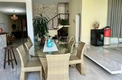 Casa de condomínio, 3 suítes, 4 banheiros e 6 vagas, no bairro de  santana.
