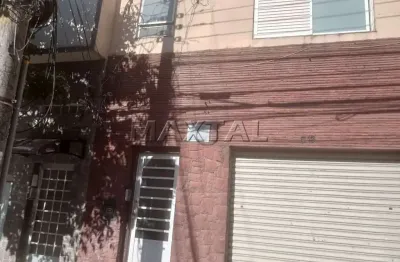 Apartamento de 200m², 2 quartos, 1 sala grande, 1 banheiro, 1 cozinha e área de serviços