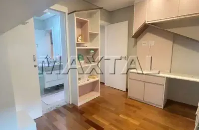 Sobrado para alugar de 171m² com 3 suítes e 2 vagas, na água fria.