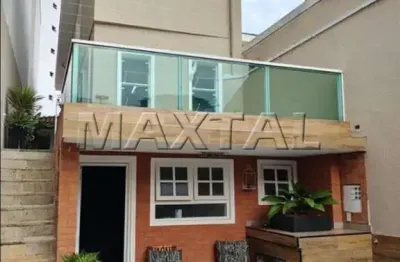 Sobrado à venda de 200m², com 3 dormitórios, 2 suítes e 2 vagas, na vila aurora.