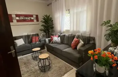 Casa à venda de 200m², com 4 dormitórios e 2 salas, no parque casa de pedra.