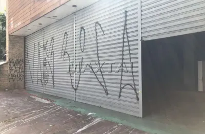 Loja  comercial com 439m², ao lado metrô santana. sobrado com 3 vagas e 3 banheiros.