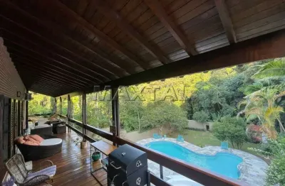 Casa em condomínio para alugar, de 511m², com 3 dormitórios, na serra da cantareira.