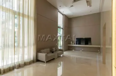 Apartamento à venda de alto padrão com 4 quartos sendo suítes, 4 vagas e 5 banheiros.