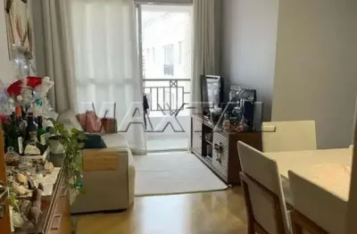 Apartamento no imirim com 2 quartos, sala com varanda, cozinha americana, banheiro blindex e vaga.