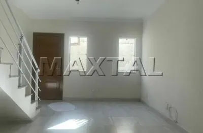 Sobrado em condomínio fechado no mandaqui com 2 suítes, sala, cozinha, banheiro, área e vaga.