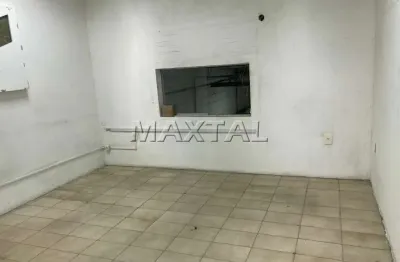 Galpão para locação com 204m², escritórios e pé direito alto, na casa verde