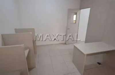 Sala comercial com 60m², toda em piso frio, 2 salas amplas, 3 banheiros, copa cozinha e terraço