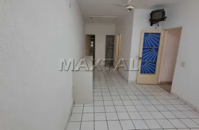 Sala comercial, 60m², toda em piso frio, 2 salas amplas, 2 banheiros, copa cozinha.