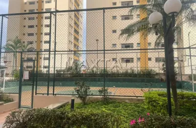 Apartamento para alugar, com 3 dormitórios, 2 banheiros, varanda e 1 vaga de garagem.