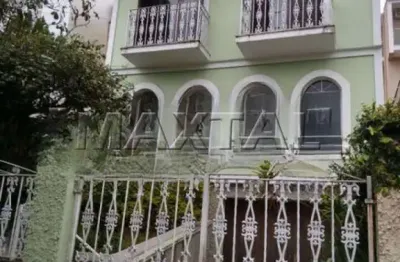 Sobrado com com 3 dormitórios, 1 suíte, 4 banheiros  e 1 vaga - água fria