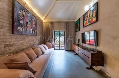 Casa para locação de 210m², com 4 dormitórios e 2 vagas, na vila pompéia.