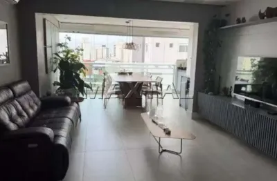 Apartamento com varanda à venda mobiliado, possui 3 dormitórios e 3 vagas, na vila mascote.
