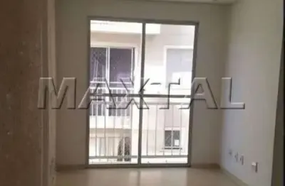Apartamento com 2 dormitórios , sala para 2 ambientes com sacada, próximo pastorinho.