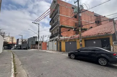 Casa à venda de 260m², com 6 dormitórios sendo 2 suítes, com 3 vagas, na vila mazzei.