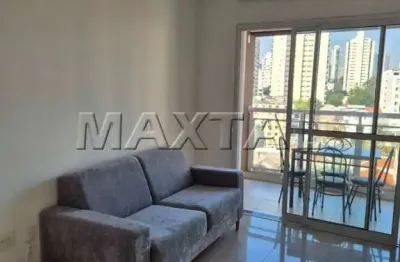 Apartamento à venda de 40m², com 1 dormitório, sala e lavanderia, com mobília nova, na Aclimação.