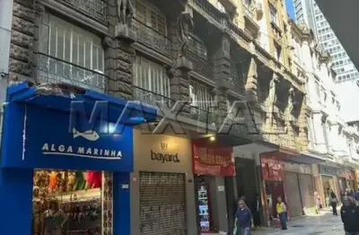 Conjunto comercial na rua são bento com 3 salas ,3 banheiros em pleno centro histórico da capital.