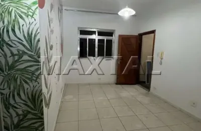 Apartamento no jardim são paulo com dois quartos, cozinha, sala e área de serviço.