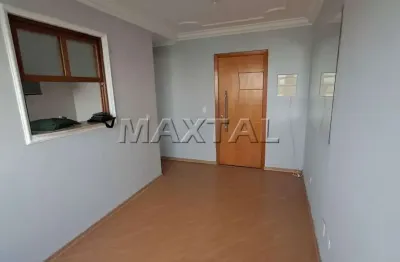 Apartamento à venda com 65m², 2 dormitórios com armários, sala, cozinha planejada e 1 vaga.