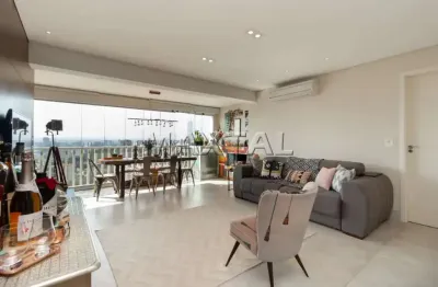 Apartamento para venda na aclimação com 2 quartos, sendo 2 suítes, 95m², piscina coberta e academia.