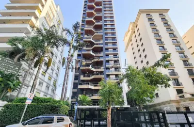 Apartamento com 245m² com 4 quartos sendo 3 suítes, copa, lavabo e 3 vagas garagem e lazer completo.