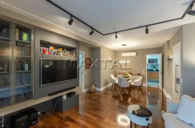 Apartamento com 110m², 3 quartos , sendo 1 suíte e 3 vagas. living para 2 ambientes com fácil acesso