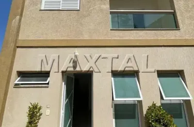 Sobrado à venda de 159m², com 3 dormitórios e 2 vagas, no chora menino.