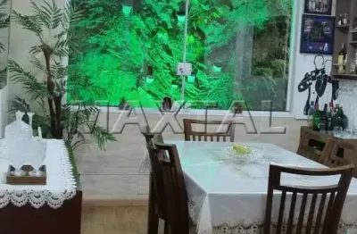 Sobrado à venda no horto florestal, com 2 dormitórios, sendo 1 suíte, cozinha e 1 vaga de garagem.