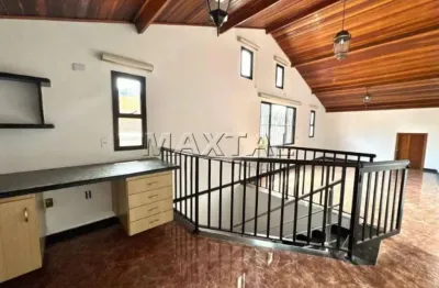 Sobrado para locação de 200m², com 3 quartos sendo 2 suites e 4 vagas, na penha.