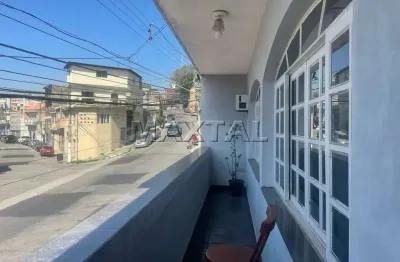 Casa à venda de 255m², com 16 quartos, 9 banheiros e 2 vagas, na casa verde.
