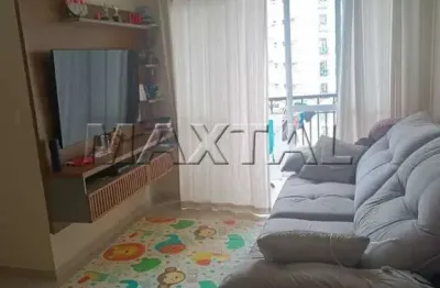 Apartamento à venda com 78m² ? 3 dormitórios (1 suíte), 2 vagas, varanda e excelente distribuição.