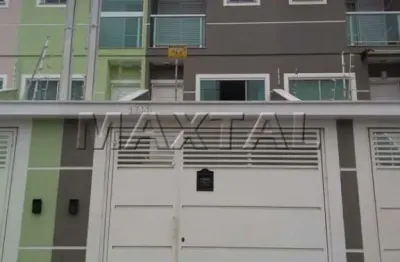 Sobrado à venda com 3 dormitórios, sala  e 2 vagas, na vila nivi.