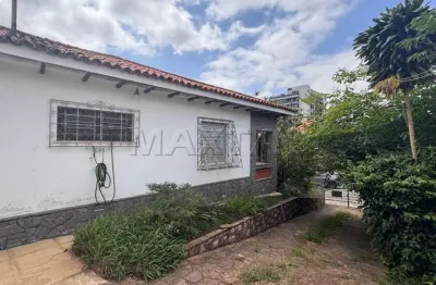 Casa térrea no  jardim são paulo de 232 m²,  3 dormitórios,  8 vagas e à 400 metros do metrô.