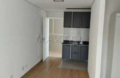 Studio semi mobiliado para locação de 24m², com varanda e próximo ao metrô santana.
